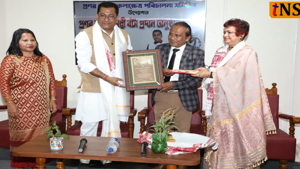 Raphael Warjri Honoured with Pranab Barua Artist Award in Nagaon
